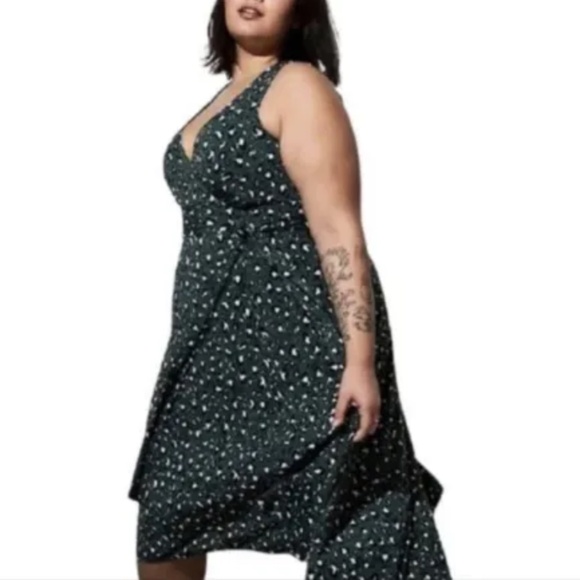 Torrid Dresses & Skirts - Torrid Green Leopard Print Studio Knit Tie Front Dress plus size 2  18/20 Hilow